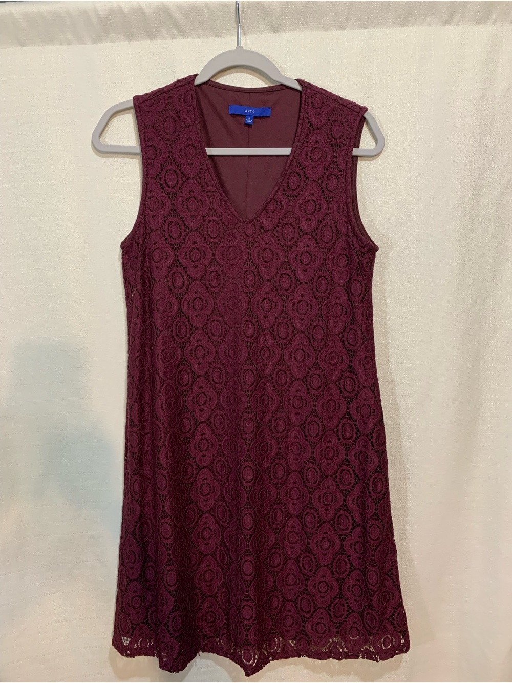Apt. 9 Sleeveless Lace V-Neck Mini Dress in Burgundy a2/45
